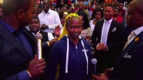 Pastor disgraces lady in front of congregation for wearing ‘demonic hairstyle’