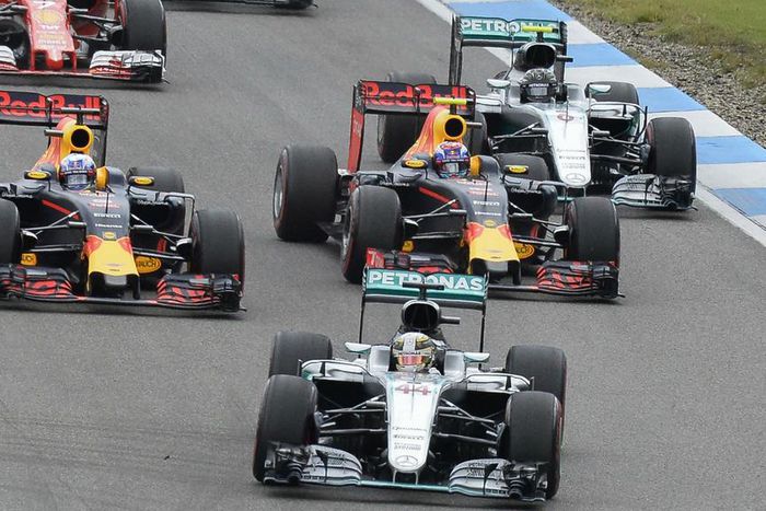 ___5327250___https:______static.pulse.com.gh___webservice___escenic___binary___5327250___2016___8___1___1___lewishamilton-cropped_ypzhypnaszzm1bq09cvfolvxz