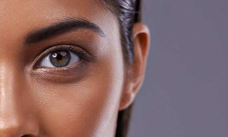 ___6814766___https:______static.pulse.com.gh___webservice___escenic___binary___6814766___2017___6___10___11___This-Trick-Is-Scientifically-Proven-To-Make-Your-Eyes-Look-Bigger