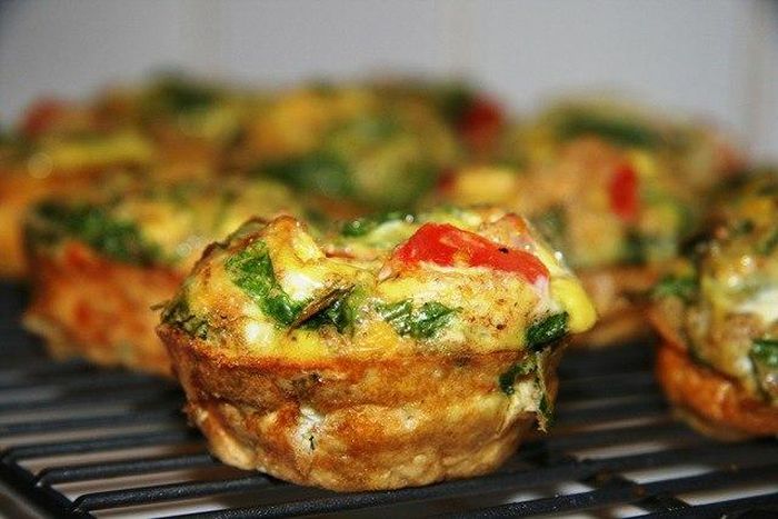 Scrambled eggs muffin