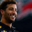 ___5210253___https:______static.pulse.com.gh___webservice___escenic___binary___5210253___2016___6___30___10___danielricciardo-cropped_tc1kv10rrymp18nbhjvztuwg3