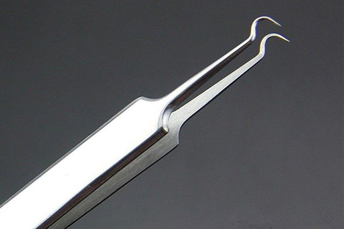 ___6766681___https:______static.pulse.com.gh___webservice___escenic___binary___6766681___2017___5___31___20___tweezers-blackhead-removal