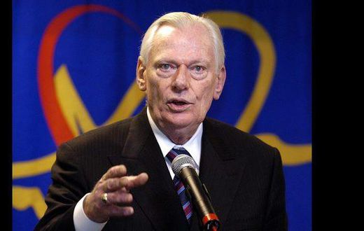 Herb Kelleher, who let Southwest Airlines fly with vision, dies at 87