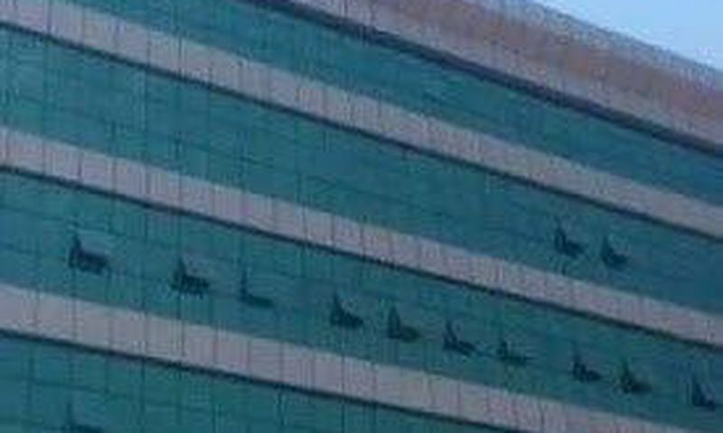 Man jumps off building in Apapa