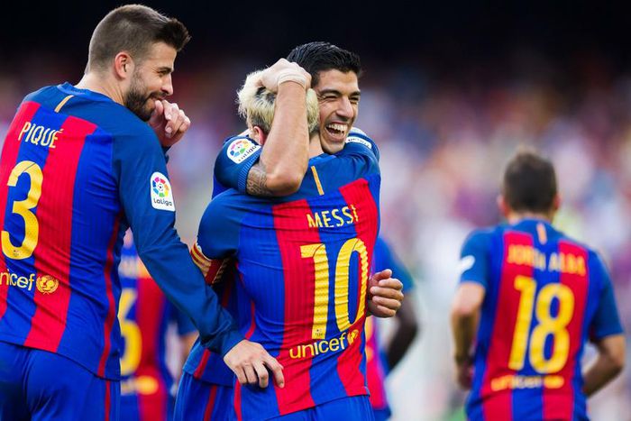 ___5415051___https:______static.pulse.com.gh___webservice___escenic___binary___5415051___2016___8___24___14___gerard-pique-luis-suarez-lionel-messi-cropped_1csxa9b0vd0kg13ifvdcp8tlbf_2