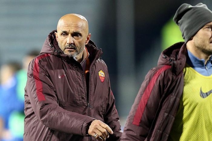 ___5532560___https:______static.pulse.com.gh___webservice___escenic___binary___5532560___2016___9___26___16___spalletti-totti-cropped_1ky71lgsttvna17zzh0pt1lvvz