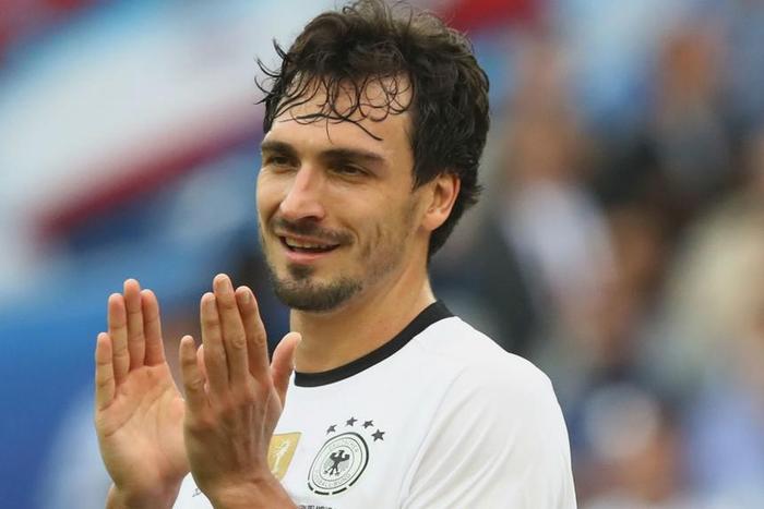 ___5182886___https:______static.pulse.com.gh___webservice___escenic___binary___5182886___2016___6___23___3___matshummels-cropped_1nz7mgzew00vy1huheb72l3gt1
