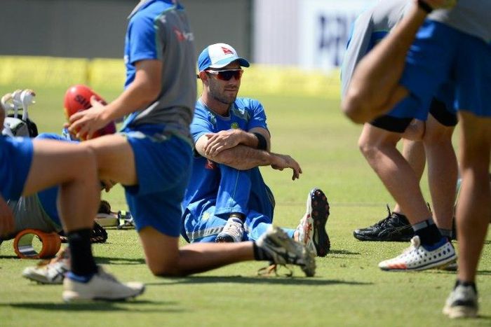 The Australian government says it is prepared to provide mediation between Cricket Australia and players over a pay-dispute stalemate