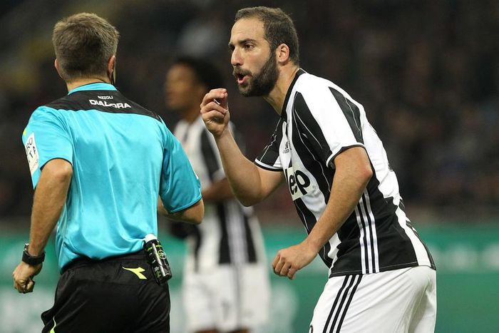 ___5671906___https:______static.pulse.com.gh___webservice___escenic___binary___5671906___2016___10___28___16___gonzalo-higuain-cropped_zel86y76zo0d1au6ffkg9u9up