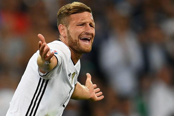 ___5437687___https:______static.pulse.com.gh___webservice___escenic___binary___5437687___2016___8___30___23___shkodran-mustafi-cropped_2h51p9k6k5phzp34btyb65zj