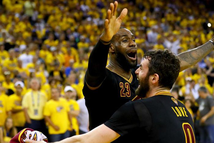 ___5168780___https:______static.pulse.com.gh___webservice___escenic___binary___5168780___2016___6___20___12___lebronjames-cropped_17eqh7tccstd81pltisgbh5df5