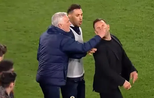 Mourinho warned by Fenerbache after pinching nose of Galatasaray coach