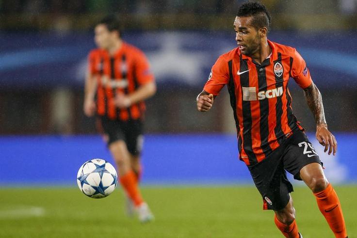 ___4401698___https:______static.pulse.com.gh___webservice___escenic___binary___4401698___2016___1___22___15___alex-teixeira-cropped_8fw8xawrbpy71ne7yzqqihi01_1