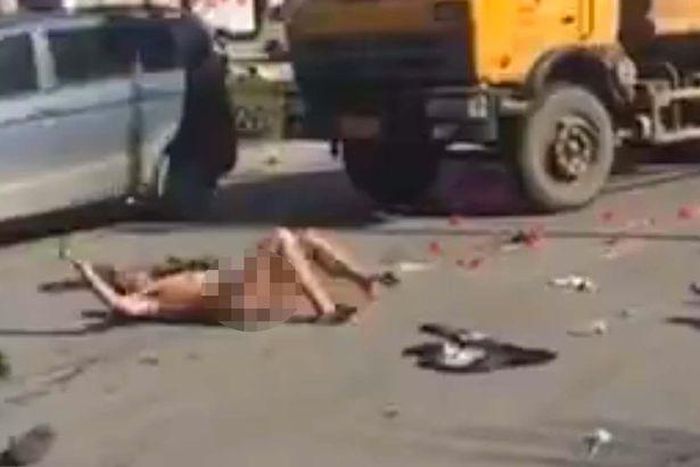 ___4696746___https:______static.pulse.com.gh___webservice___escenic___binary___4696746___2016___2___17___11___Man-proposes-on-Valentines-Day-to-girlfriend-followed-by-rolling-naked-on-street-in-China-to-prove-his-sincerity