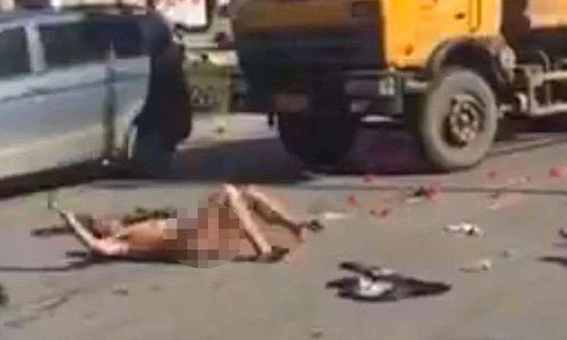 ___4696746___https:______static.pulse.com.gh___webservice___escenic___binary___4696746___2016___2___17___11___Man-proposes-on-Valentines-Day-to-girlfriend-followed-by-rolling-naked-on-street-in-China-to-prove-his-sincerity