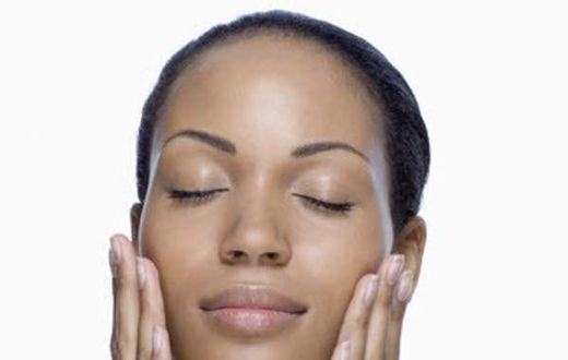 Skin care benefits of using natural goat milk