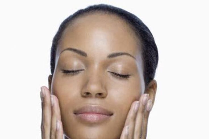 Skin care benefits of using natural goat milk