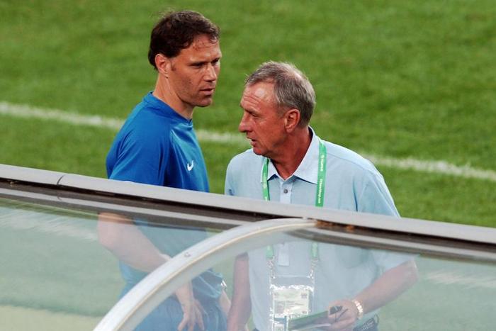 ___4846497___https:______static.pulse.com.gh___webservice___escenic___binary___4846497___2016___3___25___17___van-basten-cruyff-cropped_48uqa8lqpwy011gbwe2rhj0j1