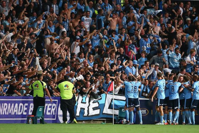 ___4566007___https:______static.pulse.com.gh___webservice___escenic___binary___4566007___2016___1___16___15___sydney-fc-shane-smeltz-cropped_u5l982bnv1ov1hemq9q73i8al_2