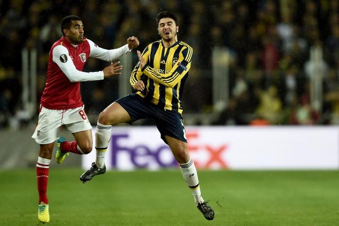 ___4787765___https:______static.pulse.com.gh___webservice___escenic___binary___4787765___2016___3___10___23___fenerbahce-sporting-braga-cropped_1jv1s1wmlsads16dk0xu6rpl9a_2