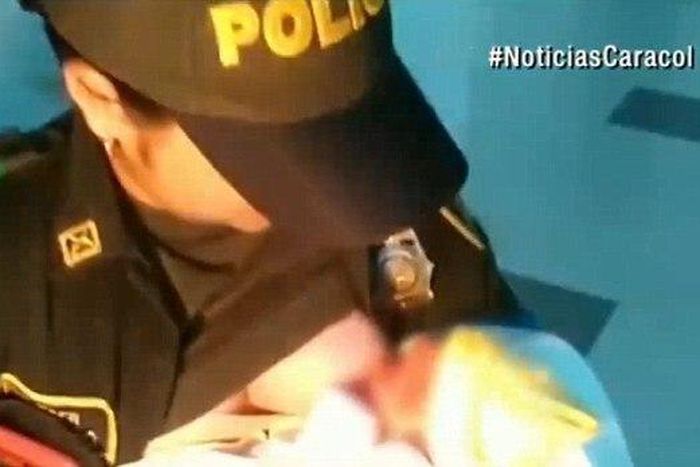 ___4562864___https:______static.pulse.com.gh___webservice___escenic___binary___4562864___2016___1___15___12___30221D2800000578-3397810-Doctors_believe_new_mother_Luisa_Fernanda_Urrea_saved_the_baby_s-m-12_1452704364525