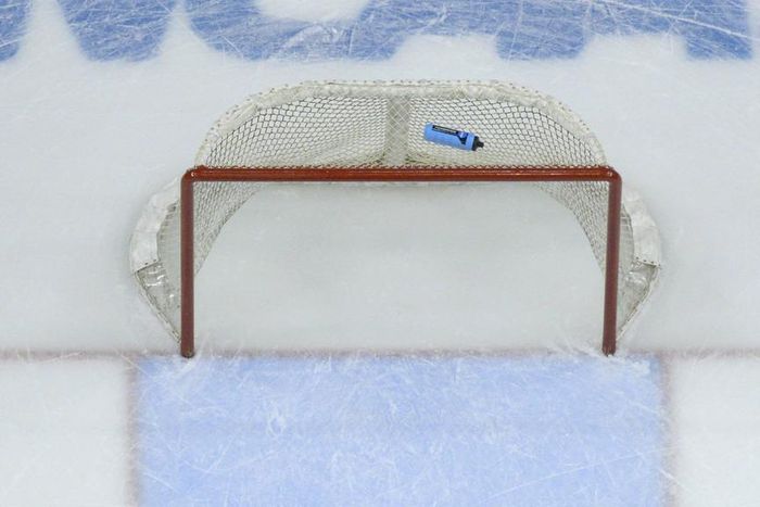 ___4564907___https:______static.pulse.com.gh___webservice___escenic___binary___4564907___2016___1___16___1___icehockeygoal-cropped_xsnyb7texby91qktvazd8lu3q_2