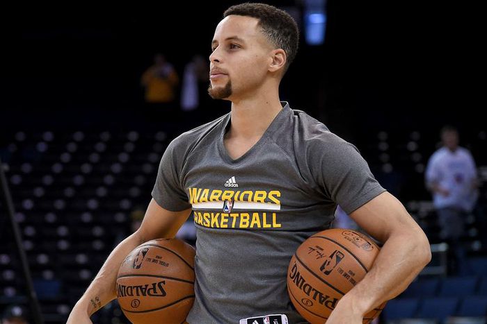 ___4498274___https:______static.pulse.com.gh___webservice___escenic___binary___4498274___2016___1___9___6___stephen-curry-cropped_1ryx20vpaiyi91pmthcfv74xeq_2