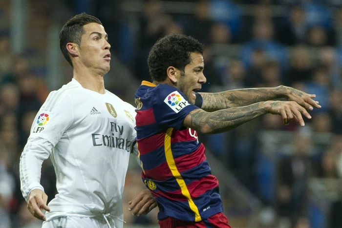 ___4650745___https:______static.pulse.com.gh___webservice___escenic___binary___4650745___2016___2___5___15___cristiano-ronaldo-dani-alves-cropped_ry3cki476h421sy51dx3q94db