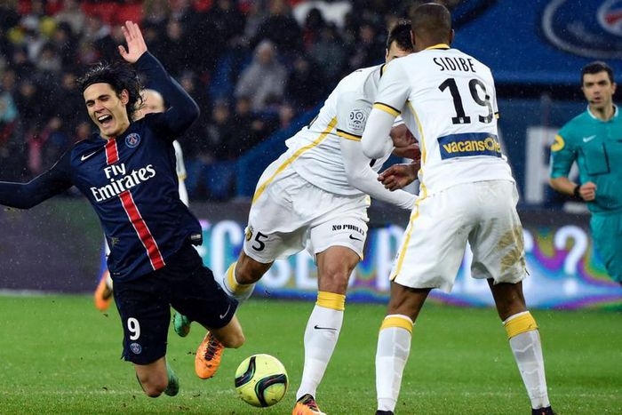 ___4683288___https:______static.pulse.com.gh___webservice___escenic___binary___4683288___2016___2___14___2___edinson-cavani-psg-lille-cropped_6dv57s6xndik1kq8bx6ohfdts