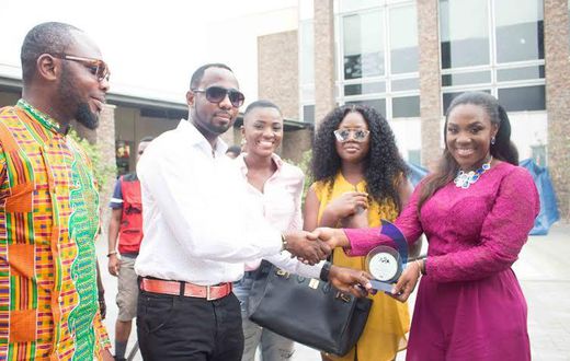 Emelia Brobbey wins “Best International Act” at the Royal Africa Awards 2015