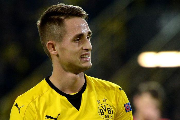 ___4539772___https:______static.pulse.com.gh___webservice___escenic___binary___4539772___2016___1___9___14___januzaj-cropped_1ob7hxcv7ai801b9t4tlha5tc4_2