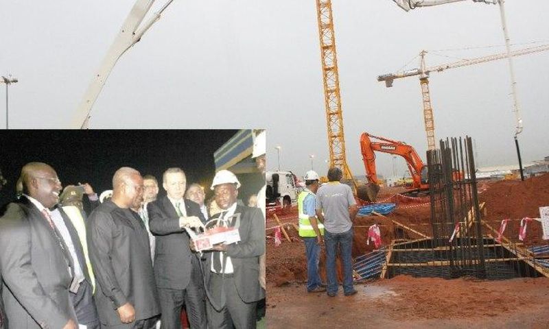 President Erdoğan symbolically pressing a button to pour the first concrete for the start of work on the Terminal 3 project. With him is President Mahama