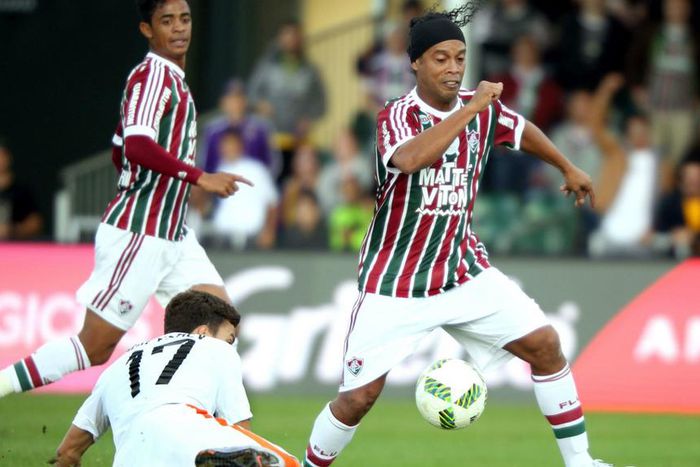 ___4587972___https:______static.pulse.com.gh___webservice___escenic___binary___4587972___2016___1___21___16___ronaldinho-cropped_1ap3jecprrcvk1n9o9nt3jovd8