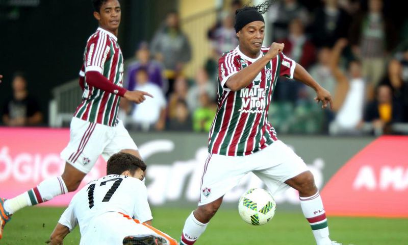 ___4587972___https:______static.pulse.com.gh___webservice___escenic___binary___4587972___2016___1___21___16___ronaldinho-cropped_1ap3jecprrcvk1n9o9nt3jovd8