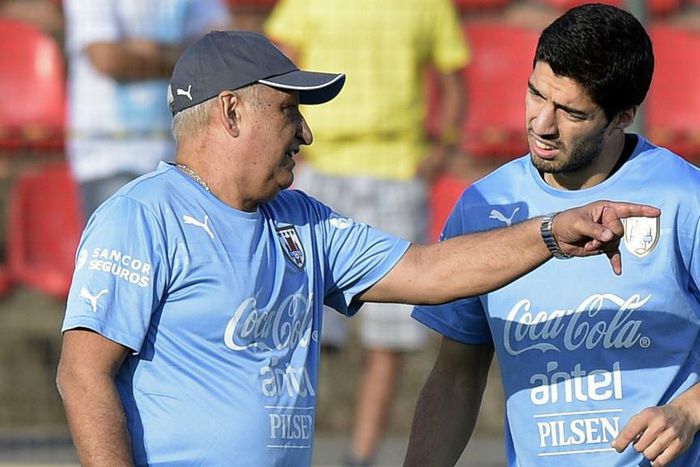 ___4519945___https:______static.pulse.com.gh___webservice___escenic___binary___4519945___2016___1___4___16___luis-suarez-walter-ferreira-cropped_1ifjq6dlvfgfv1na4z63z10660_2