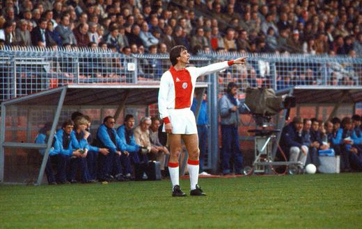 ___4844845___https:______static.pulse.com.gh___webservice___escenic___binary___4844845___2016___3___25___0___johan-cruyff-ajax-cropped_w7bfp11039k61o0oh5fh2t015