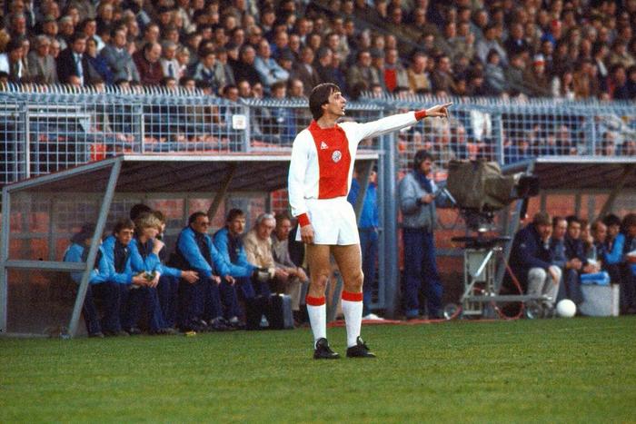 ___4844845___https:______static.pulse.com.gh___webservice___escenic___binary___4844845___2016___3___25___0___johan-cruyff-ajax-cropped_w7bfp11039k61o0oh5fh2t015