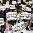 ___4953020___https:______static.pulse.com.gh___webservice___escenic___binary___4953020___2016___4___23___21___supporters-of-aston-villa_7wsav7kvze5v1d33cgosxt3fk