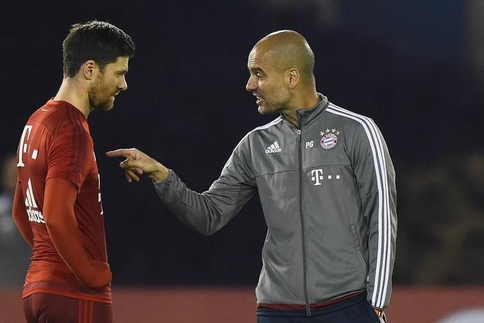 ___4964370___https:______static.pulse.com.gh___webservice___escenic___binary___4964370___2016___4___26___23___xabi-alonso-pep-guardiola-cropped_twlgtognczfv1p3lno9lhovpf