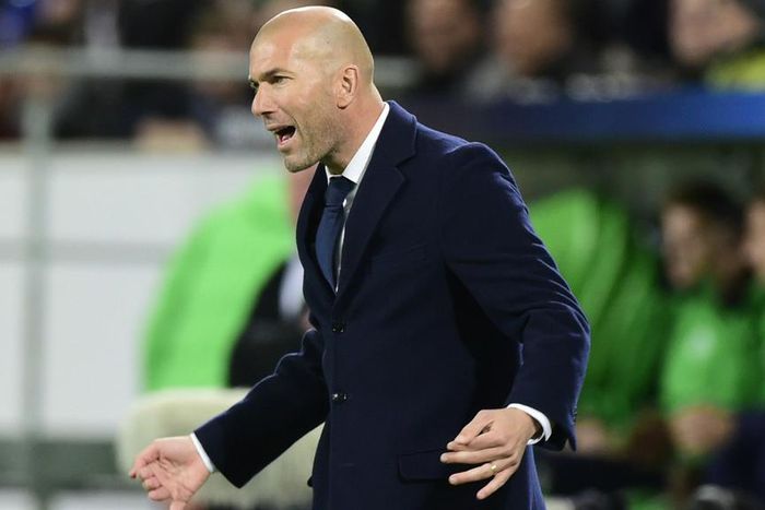 ___4897280___https:______static.pulse.com.gh___webservice___escenic___binary___4897280___2016___4___8___17___zinedine-zidane-cropped_1xxxyeo6fqpio1vbo3x46pay4e