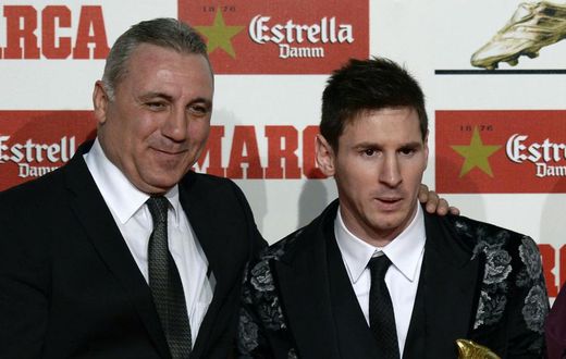___4940161___https:______static.pulse.com.gh___webservice___escenic___binary___4940161___2016___4___20___18___hristostoichkovlionelmessi-cropped_1e3r57veox1xg1ddmeqrxre7x5