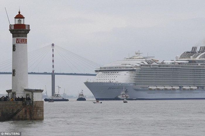 ___4793465___https:______static.pulse.com.gh___webservice___escenic___binary___4793465___2016___3___12___9___32122CD600000578-3486357-image-a-81_1457649096866