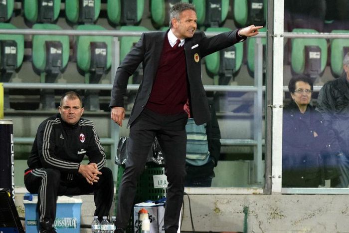 ___4682467___https:______static.pulse.com.gh___webservice___escenic___binary___4682467___2016___2___13___16___sinisa-mihajlovic-cropped_1jqrhr4umaq5516cqcnc5diugg_2