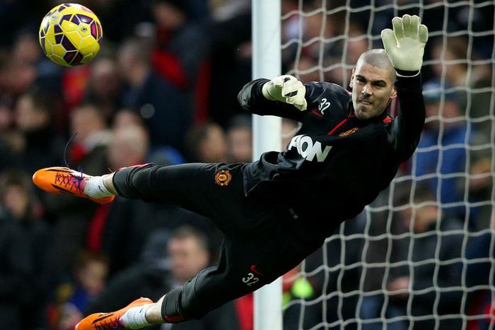 ___4599353___https:______static.pulse.com.gh___webservice___escenic___binary___4599353___2016___1___24___17___victor-valdes-cropped_qpyph4uc025k11r1sp2b6nurc_1