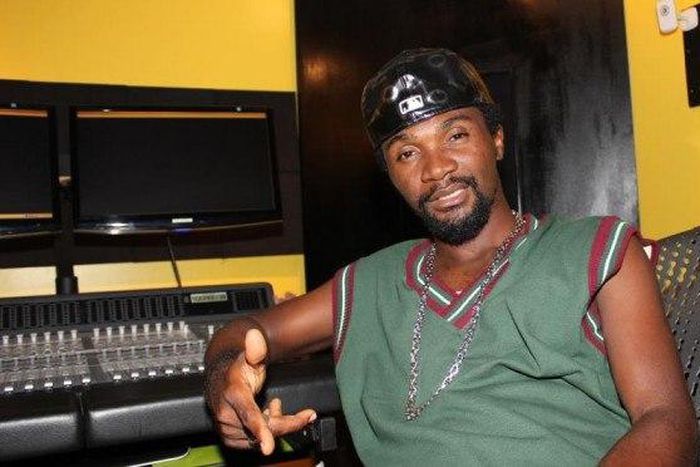 Logic blasts VGMA for awarding Stonebwoy