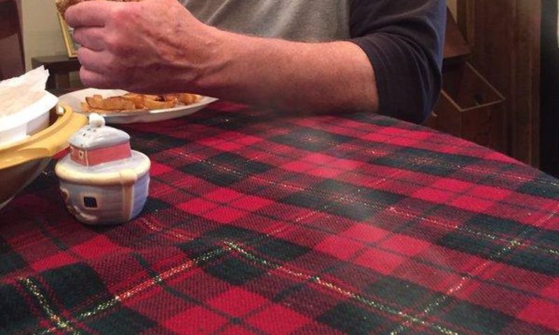 Grandpa goes viral on Twitter after he was abandoned by his grandkids