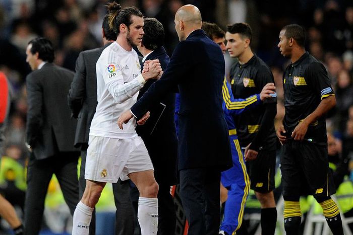 ___4888197___https:______static.pulse.com.gh___webservice___escenic___binary___4888197___2016___4___6___18___gareth-bale-zinedine-zidane-cropped_1ome1v86hojnk1a7si3h9v2lwi