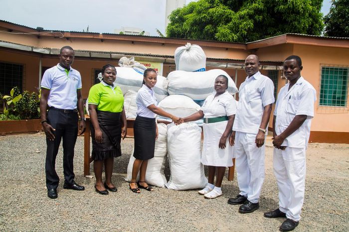 Mary Susanna Yorke, Corporate Sustainability Officer at UT Bank, who donated the clothes on behalf of the bank said the gesture was part of its social responsibility.