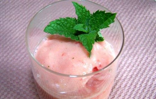 Watermelon yogurt smoothie