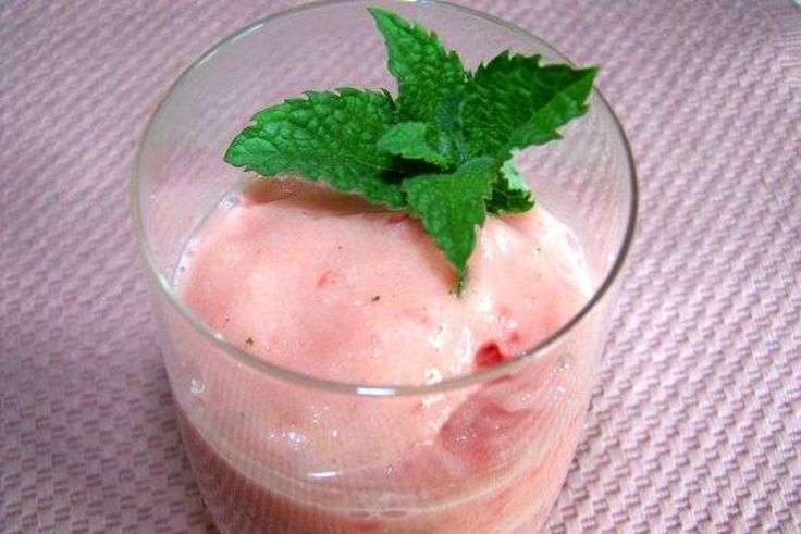 Watermelon yogurt smoothie